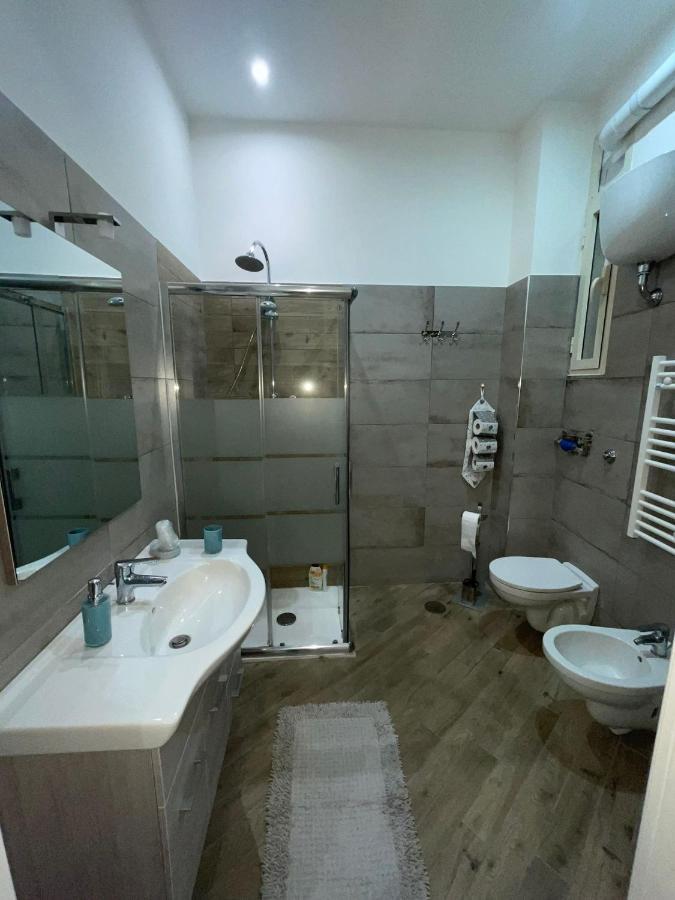 Dormire A Napoli Centro Holiday House Casa Vacanza Exterior foto