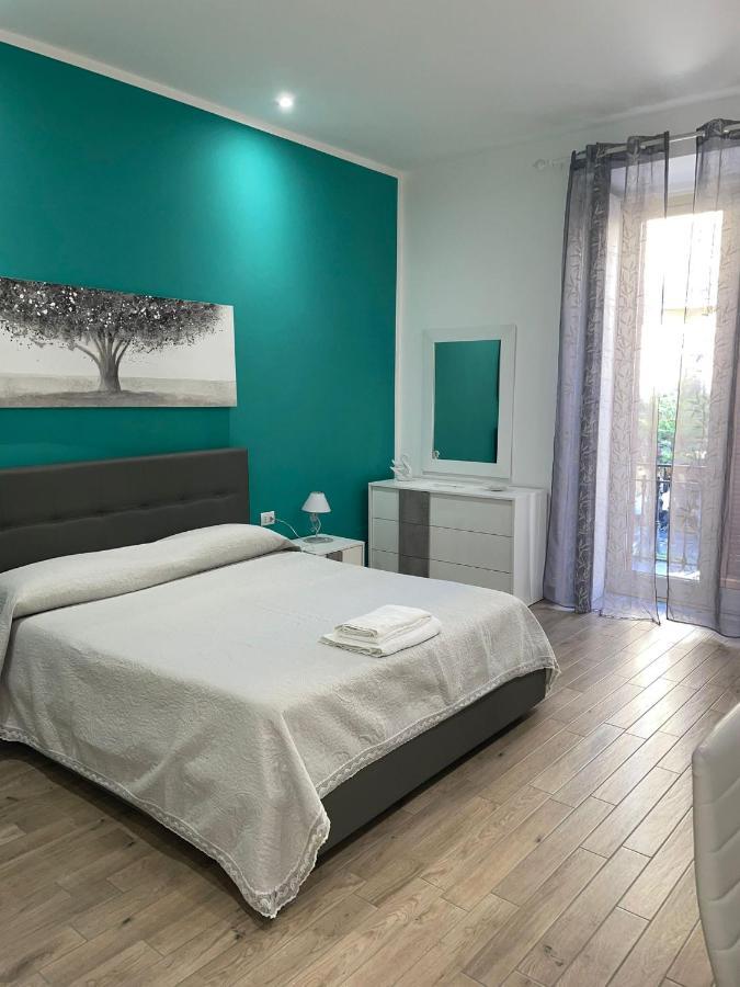Dormire A Napoli Centro Holiday House Casa Vacanza Exterior foto