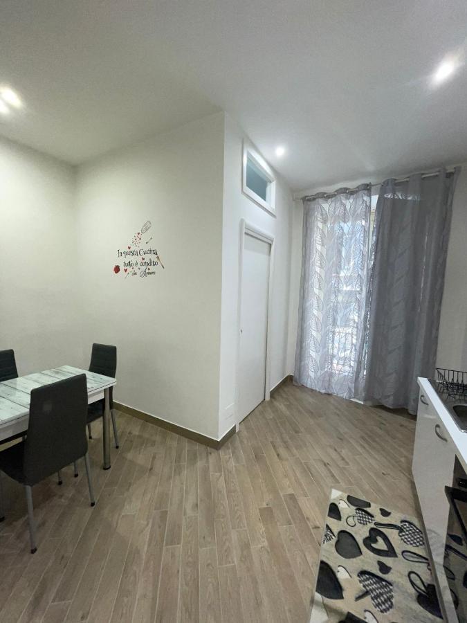 Dormire A Napoli Centro Holiday House Casa Vacanza Exterior foto