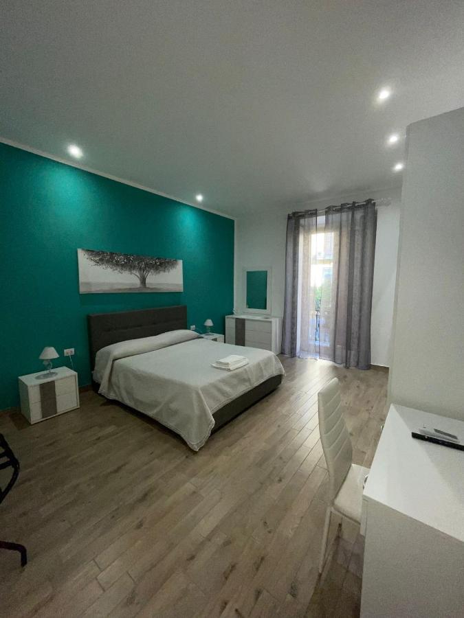 Dormire A Napoli Centro Holiday House Casa Vacanza Exterior foto