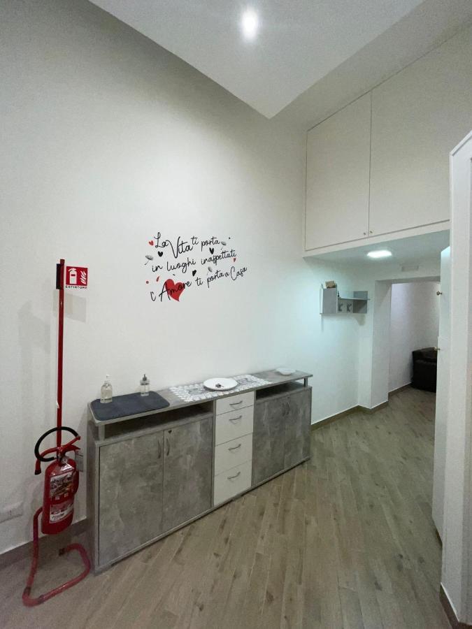 Dormire A Napoli Centro Holiday House Casa Vacanza Exterior foto