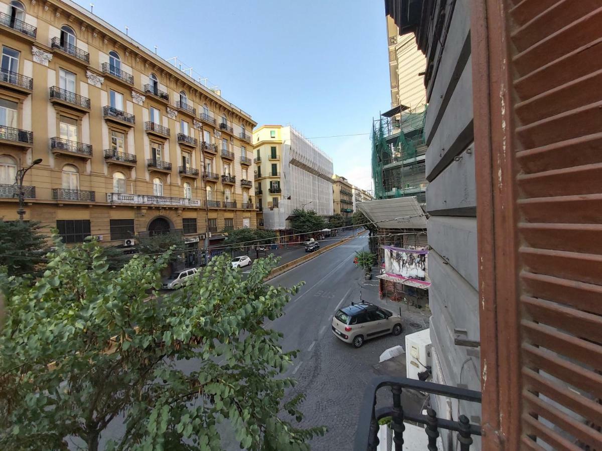 Dormire A Napoli Centro Holiday House Casa Vacanza Exterior foto