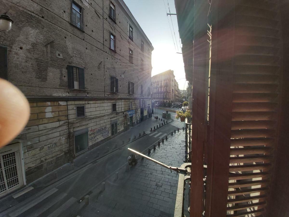 Dormire A Napoli Centro Holiday House Casa Vacanza Exterior foto